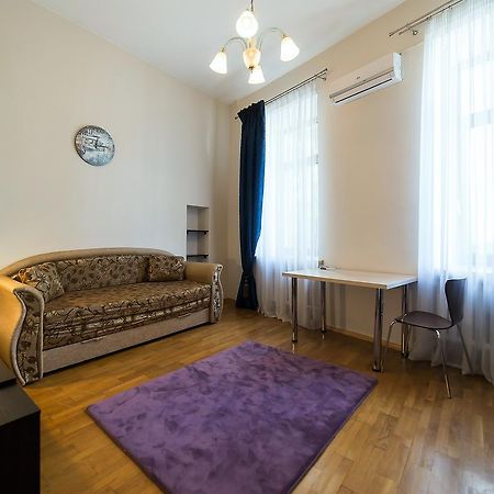 Cozy Apartment In Centre Of Kiev Luaran gambar